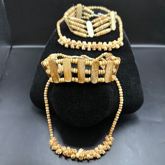 2Sets Stone/ Bone carved Bracelet and necklace sets - Picture 1 of 7